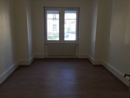 Location Appartement 5 pièces 98m² - Photo 2