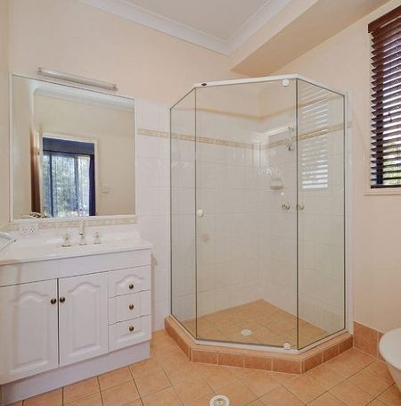 4 Hoya Close, North Lakes QLD 4509 - House For Rent - $670 | Domain - Photo 5