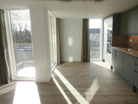 2 bedroom flat to rent - Photo 4