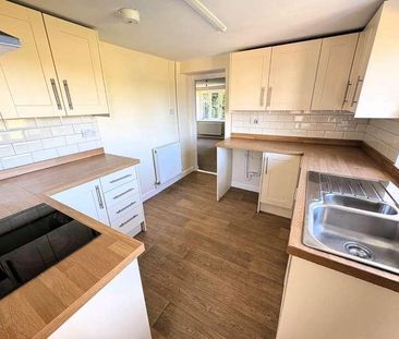 Alex Farm, Cricklade, Swindon, SN6 - Photo 4
