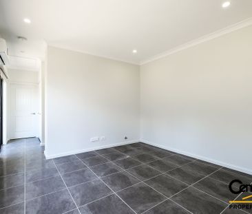 Beautiful Granny Flat with Extra Living Space&excl; - Photo 3