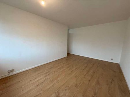 Sutton Hall Road, Hounslow, TW5 - Photo 5