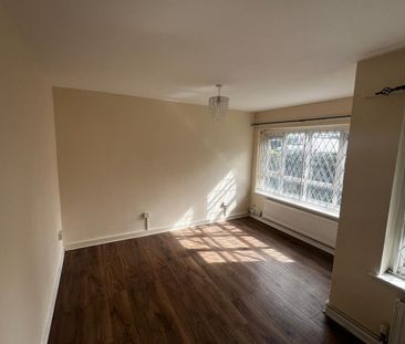 2 Bed Flat, Haslewood Drive, LS9 - Photo 2