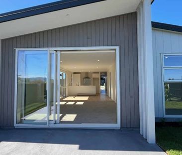 Brand New Three Bedroom Home - Photo 1