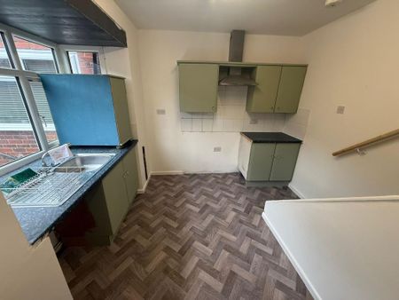 2 bedroom flat to rent - Photo 3