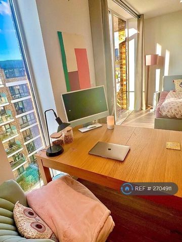 1 bedroom in a flat share to rent - Photo 2