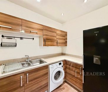 2 bedroom flat to rent - Photo 3