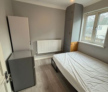 Room in a Shared House, Ravenscroft Road, E16 - Photo 2