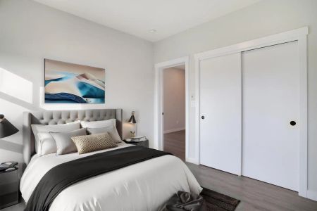 The Circle — 1 Bedroom + Den - Photo 5