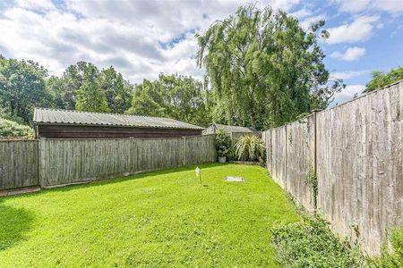 Crowhurst Lane End, Oxted, RH8 - Photo 2