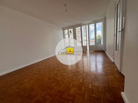 Location Appartement 4 pièces 84m² VILLEFRANCHE SUR SAONE 69400 - Photo 3