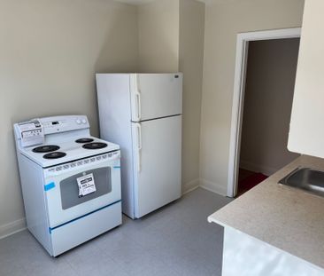 For Lease - 1024 O'connor Drive Unit# 304, Toronto, Ontario - Photo 3