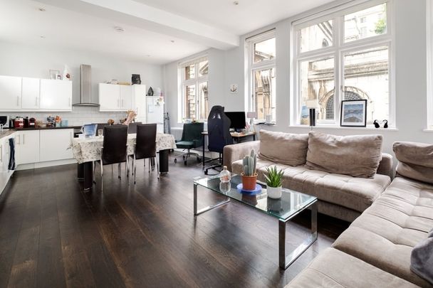 2 bedroom flat to rent - Photo 1