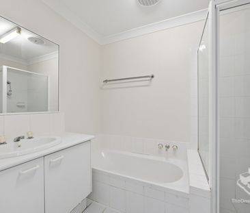 Walk to Bellevue Park State School – Gated 'Benowa Lodge' Living - Photo 5