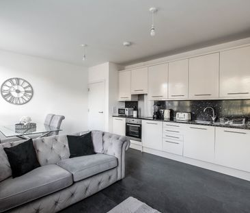 2 Bedroom - Photo 3
