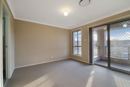 Spacious Family Home - Photo 3