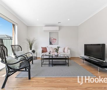 MODERN FAMILY HOME CLOSE TO ALL AMENITIES! - Photo 2