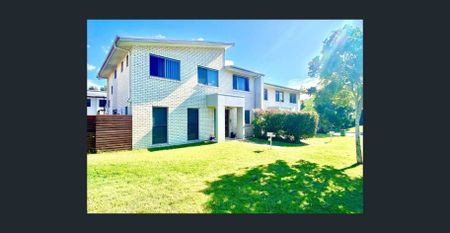 Modern 4-Bedroom Home in Prime Coomera Location - Photo 5