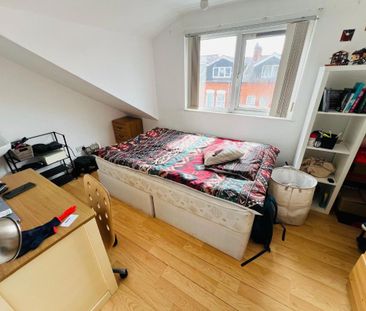 171 Dunluce Avenue, Belfast BT9 7AX - Photo 6