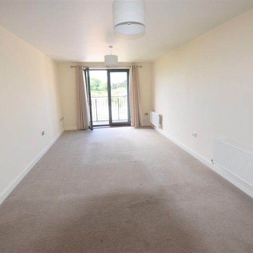 2 BED Apartment To rent - Photo 1