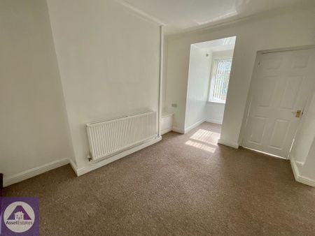 2 bedroom terraced house to rent - Photo 2