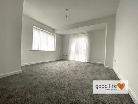 2 bedroom flat to rent - Photo 3