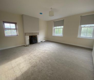 3 bedroom detached house to rent - Photo 2