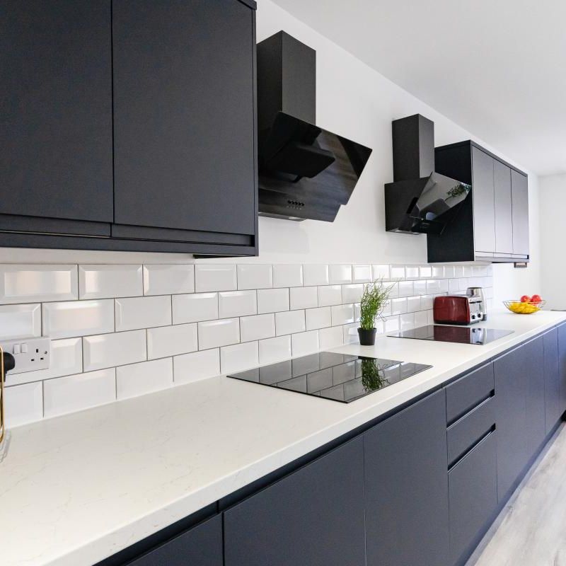 Cromwell Road #16 - Photo 1