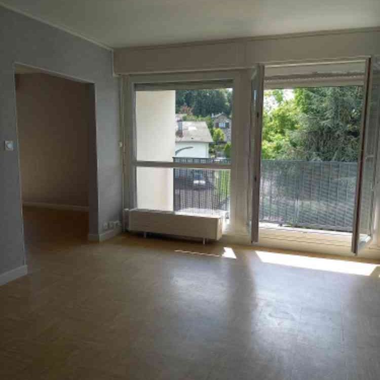 Location : Appartement 4 pièces 82 m2 – GRAND CHARMONT - Photo 1