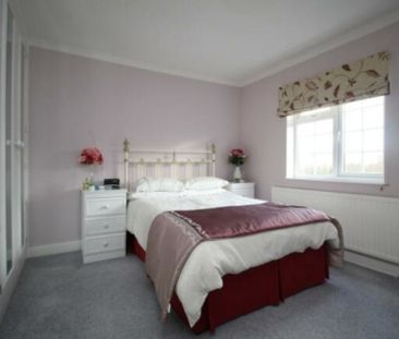 3 bedroom Property to rent - Photo 4