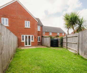 3 bedroom semi-detached house to rent - Photo 2