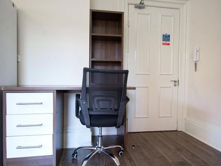 Studio to rent - Photo 4