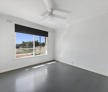 Quality near new unit - Great location - Photo 2