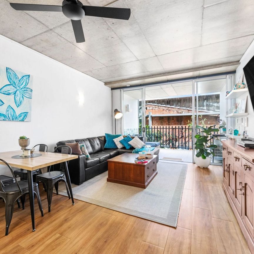 Spacious Woolstore Unit in the Heart of Teneriffe - Photo 1