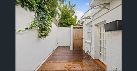 Villa in Prime Ivanhoe Location - Photo 2