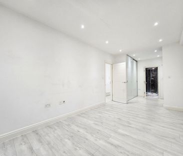3 bedroom flat to rent - Photo 2