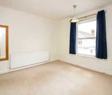 2 bedroom end of terrace house to rent - Photo 3