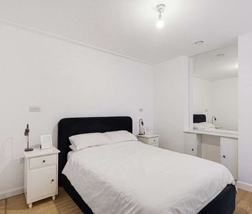A charming three bedroom mews maisonette with private outdoor space. - Photo 5