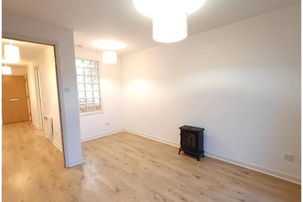 2 bed flat for rent in The Shore - Photo 1