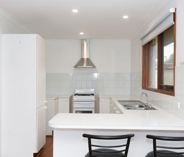 Spacious 3-Bedroom Home in Epping VIC - Photo 5