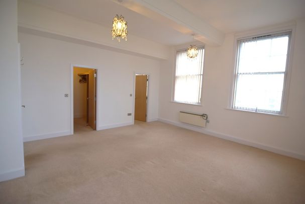 To Let 3 Bed Apartment - Photo 1