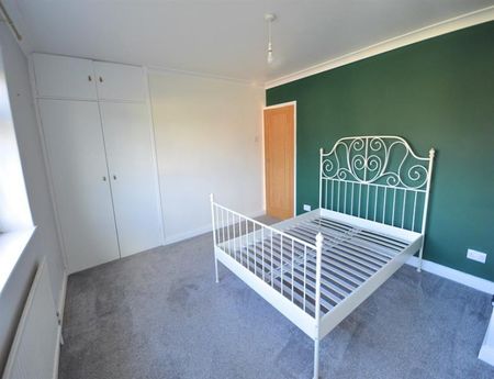 3 Bedroom Semi Detached To Let - Photo 3