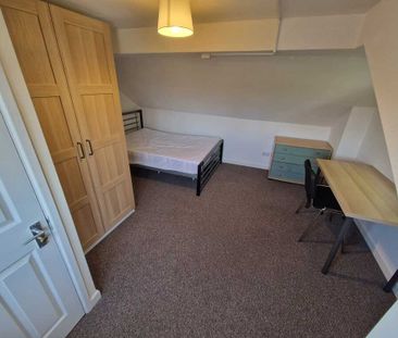 5 Bed Student Accommodation - Photo 5