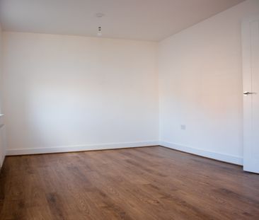 The Disraeli - Photo 4