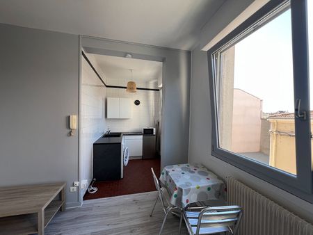 Location Appartement 1 pièce 26m² - Photo 2