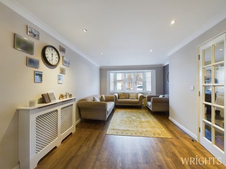 3 bedroom End Terraced House - Purdom Road, Welwyn Garden City - Photo 5