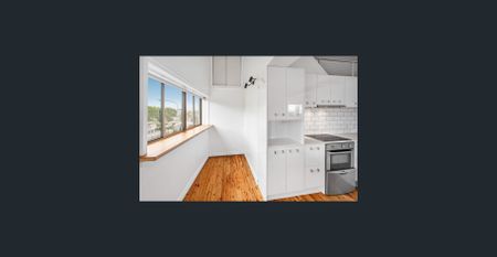 Looking for something unique with a touch of class? Gorgeous unit with loft - just divine! - Photo 3