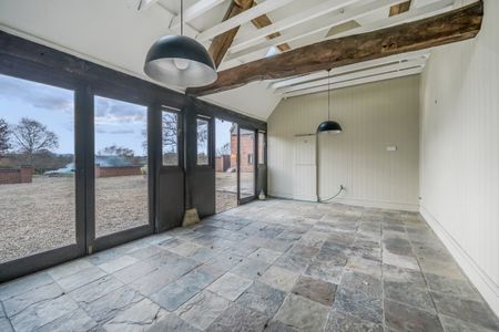 4 bedroom barn to rent - Photo 2