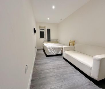 1 bedroom in a house share to rent - Photo 5