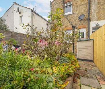 3 bedroom maisonette to rent - Photo 5